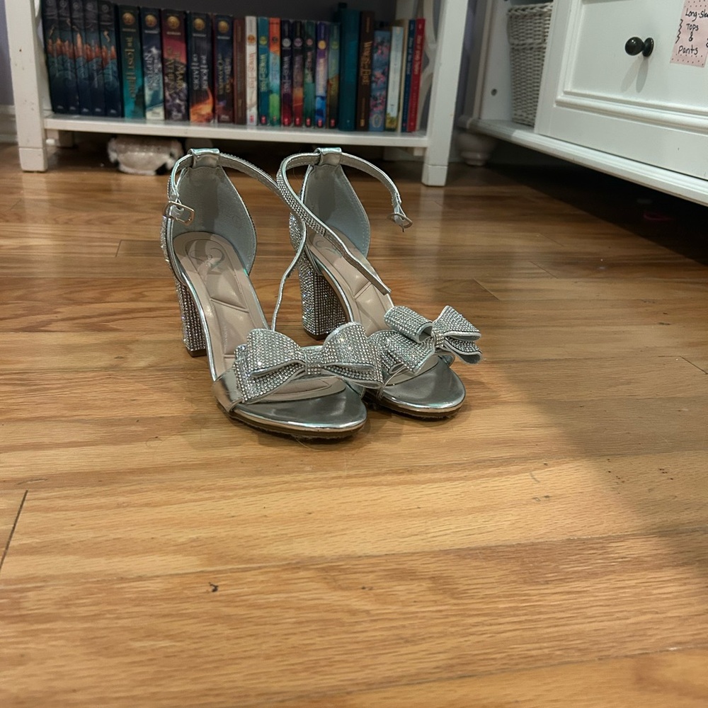 Windsor Silver Bow Heels